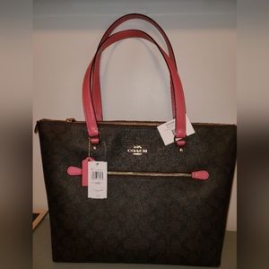 NWT Coach 79609 signature gallery tote bag purse *GREAT XMAS GIFT